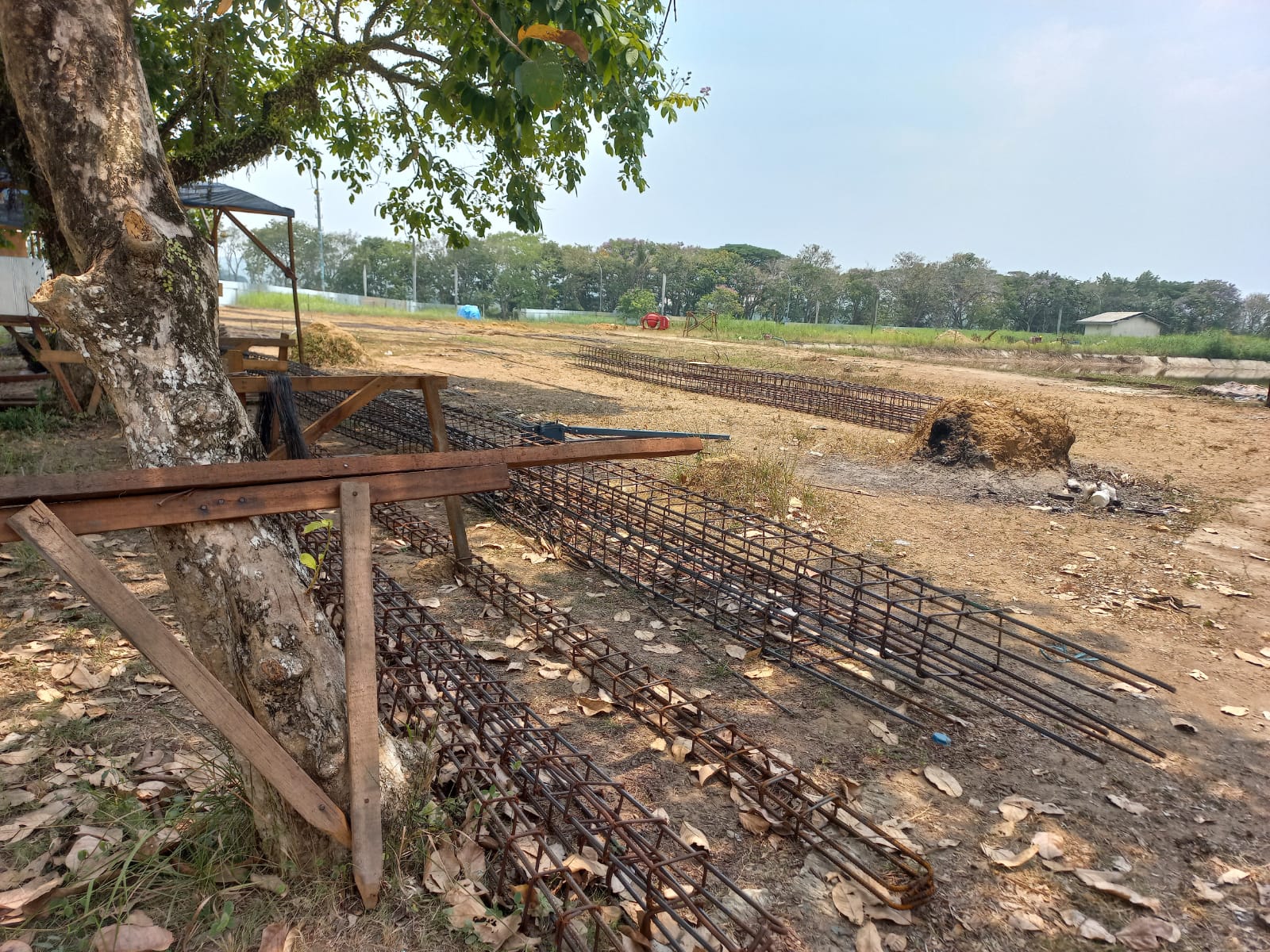 Proses pembangunan wahana water boom Pulau Kumala